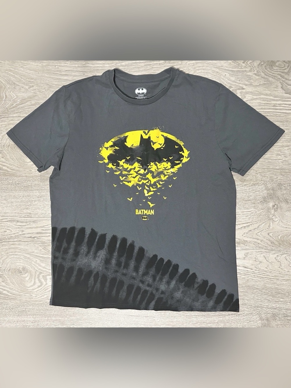 2022 Batman DC Comics Dip Dye Graphic T-Shirt